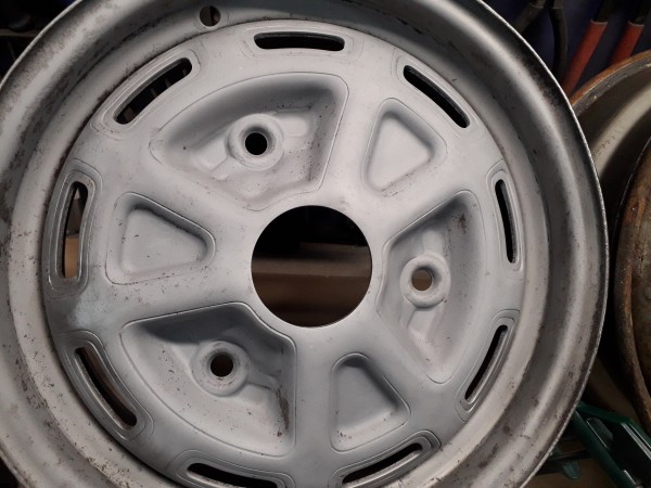 20190228_222542.jpg (2.67 MiB) Visto 6125 veces Aquí vista mas al detalle, aún me queda darle otra pasada con mas detenimiento, ayer solo le di una pasada rápida para probar la pistola de arenar.