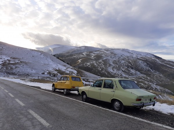 Aquí de paseo con otro coche conocido del club