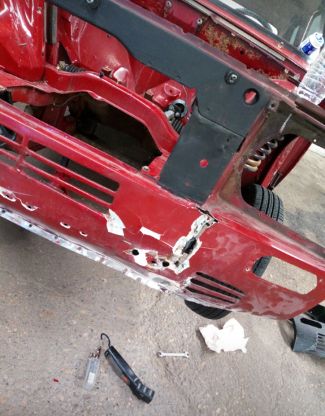 Screenshot_20200124-141256~2.png (1.13 MiB) Visto 8146 veces Aquí se puede apreciar el daño y los centímetros de plaste puestos de aquellas maneras