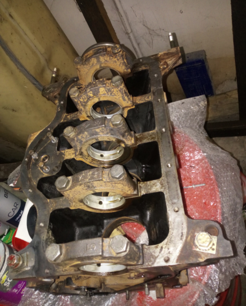 Bloque motor lavado y oreja reconstruida