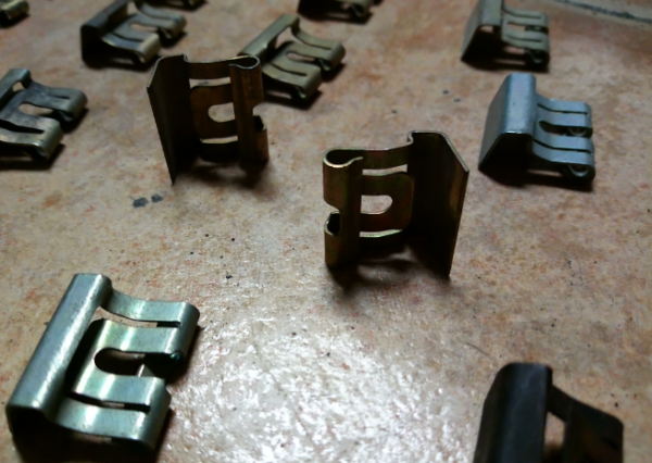 Screenshot_20200428-231044~2.png (552.23 KiB) Visto 5929 veces Grapas moldura capo cogidas con tornillos finos