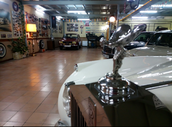 Screenshot_20200429-133513~2.png (623.49 KiB) Visto 7366 veces El hotel de lujo donde fue alojado hasta que encontré un garaje