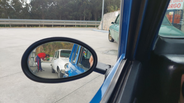 Reportando combustible para emprender camino, en esta ocasión con Oscarmantiñan y Solares)