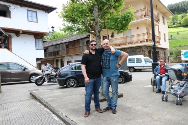 IMG_0277 (Large).JPG (159.93 KiB) Visto 3901 veces De estos dos mejor no comentar nada.