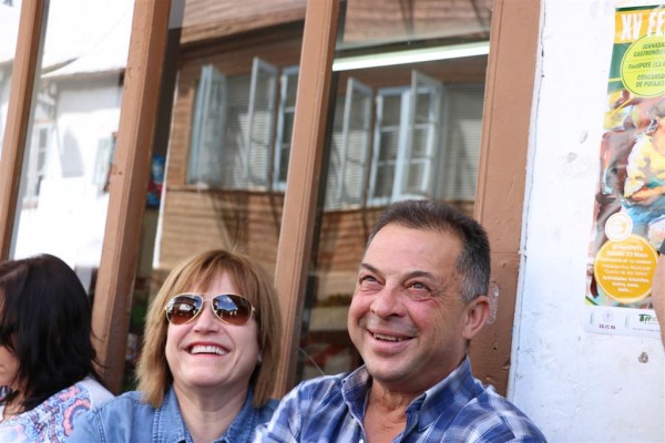 IMG_0274 (Large).JPG (104.85 KiB) Visto 3901 veces Susa y Esmorís también se hecharon unas risas mientras esperaban el segundo turno para entrar al museo