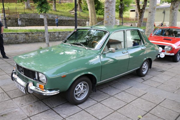 IMG_0218 (Large).JPG (149.99 KiB) Visto 4445 veces El espectacular r12 S de Luis (renault12s) que tantos de nosotros teníamos ganas de conocer en persona. Ver este coche en directo ha sido sin lugar a dudas una de las grandes atracciones de esta kdd. Impresionante trabajo que ha realizado con la restauración de su coche. Esperamos verlo en mas eventos del club.