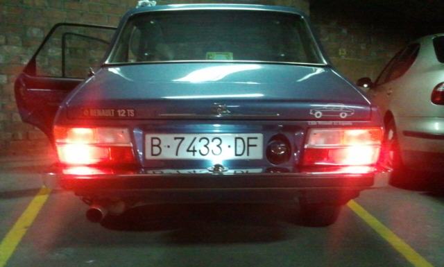 Aquí con las luces de posición.